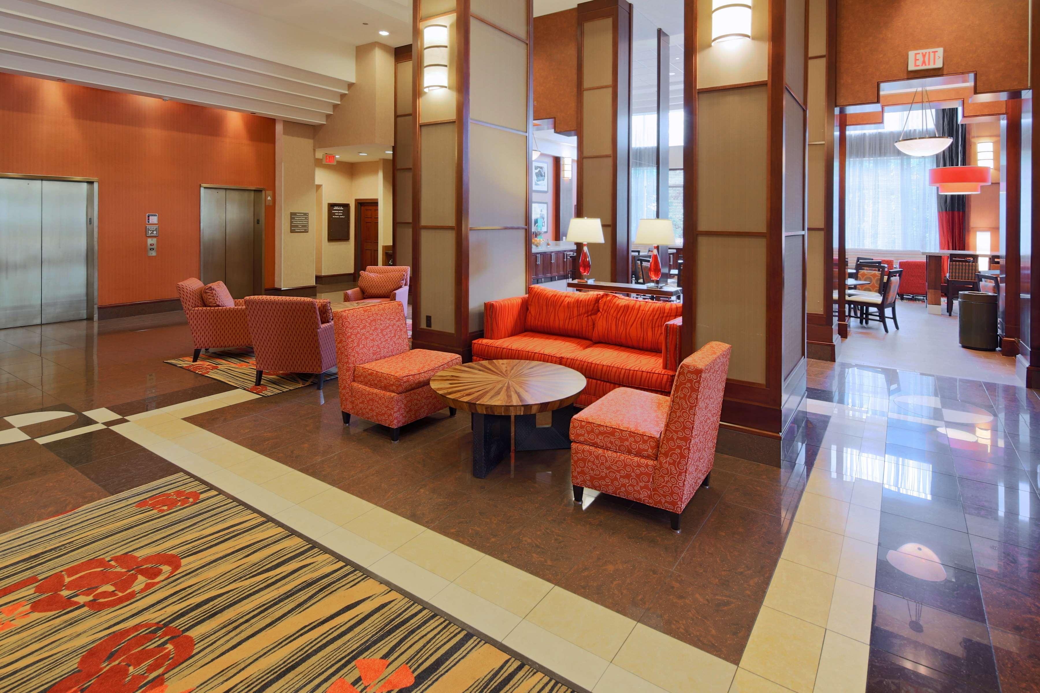 Hampton Inn & Suites Arlington Crystal City Dca Exterior photo