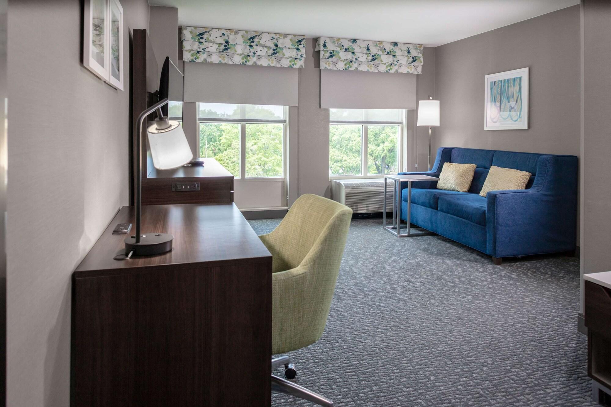 Hampton Inn & Suites Arlington Crystal City Dca Exterior photo
