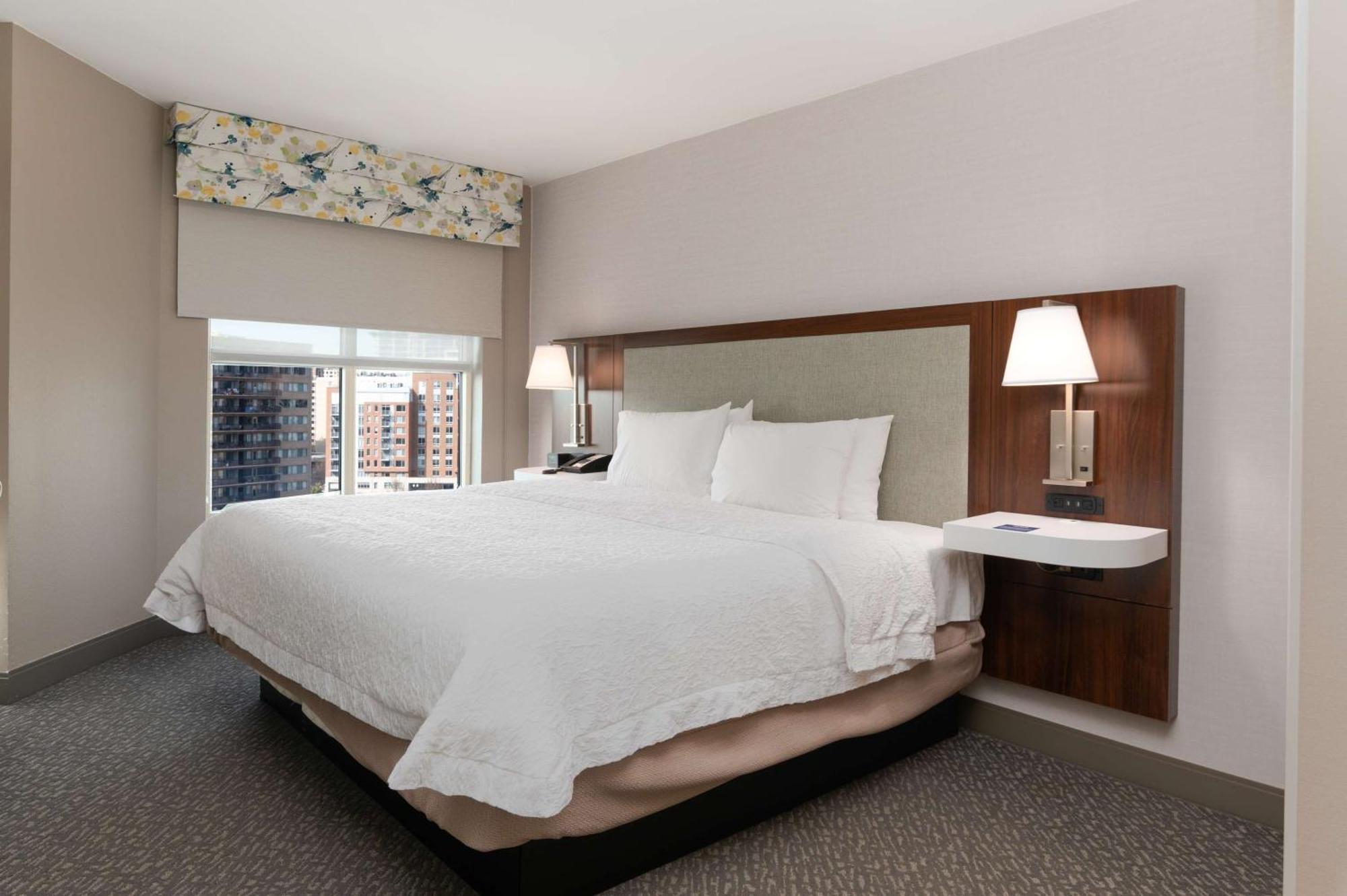 Hampton Inn & Suites Arlington Crystal City Dca Exterior photo