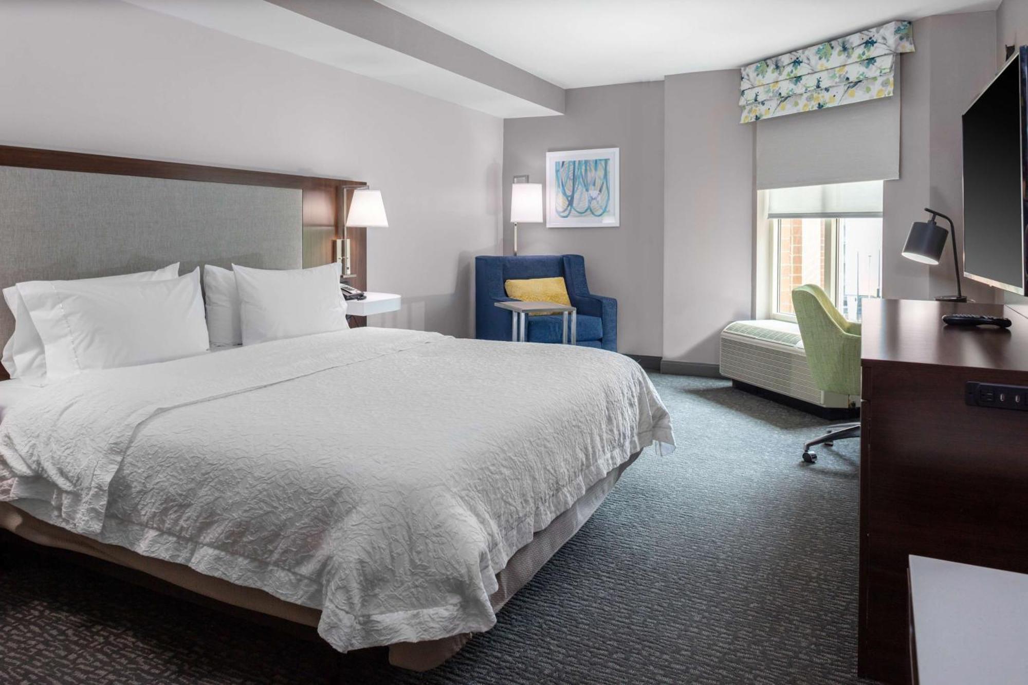Hampton Inn & Suites Arlington Crystal City Dca Exterior photo
