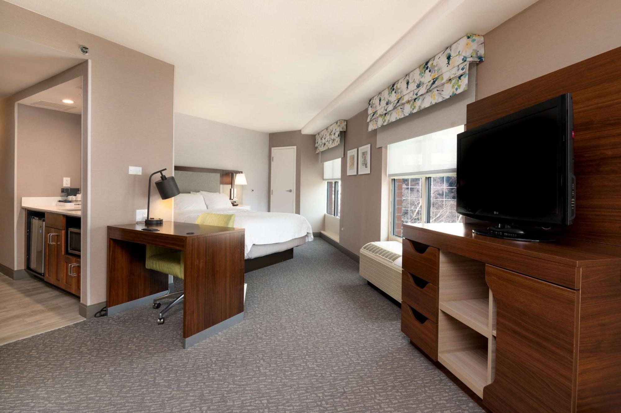 Hampton Inn & Suites Arlington Crystal City Dca Exterior photo